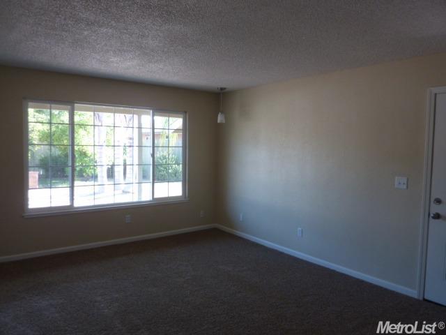 595 Diane Ct, Lathrop, CA 95330 photo 13
