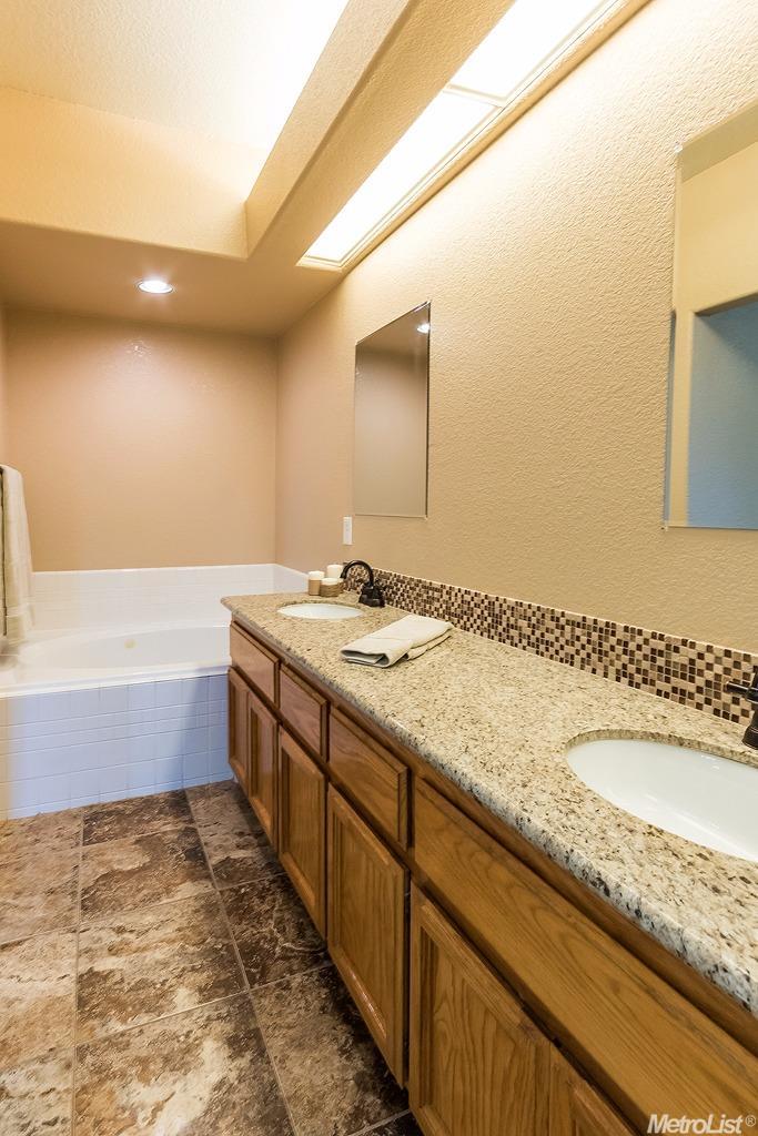 2307 Fallwater Ln, Carmichael, CA 95608 photo 10