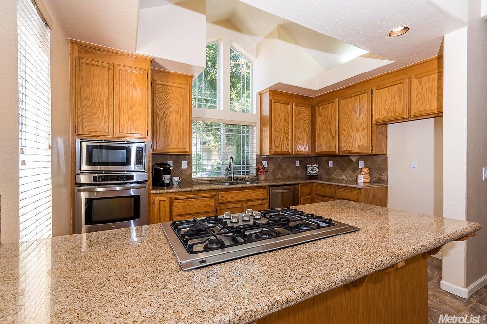 2307 Fallwater Ln, Carmichael, CA 95608 photo 3