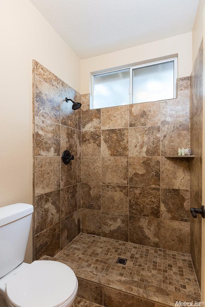 2307 Fallwater Ln, Carmichael, CA 95608 photo 9