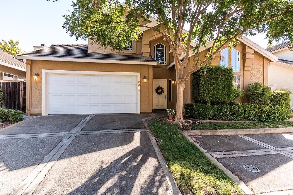 2307 Fallwater Ln, Carmichael, CA 95608 photo 1