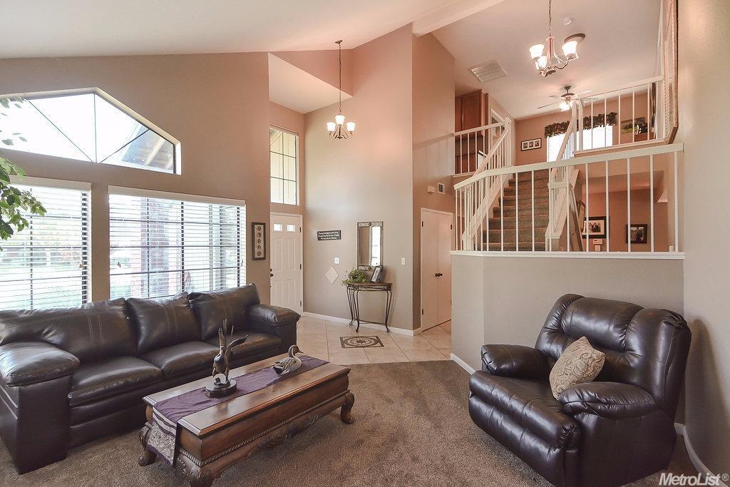 1507 Parkview St, Manteca, CA 95337 photo 2