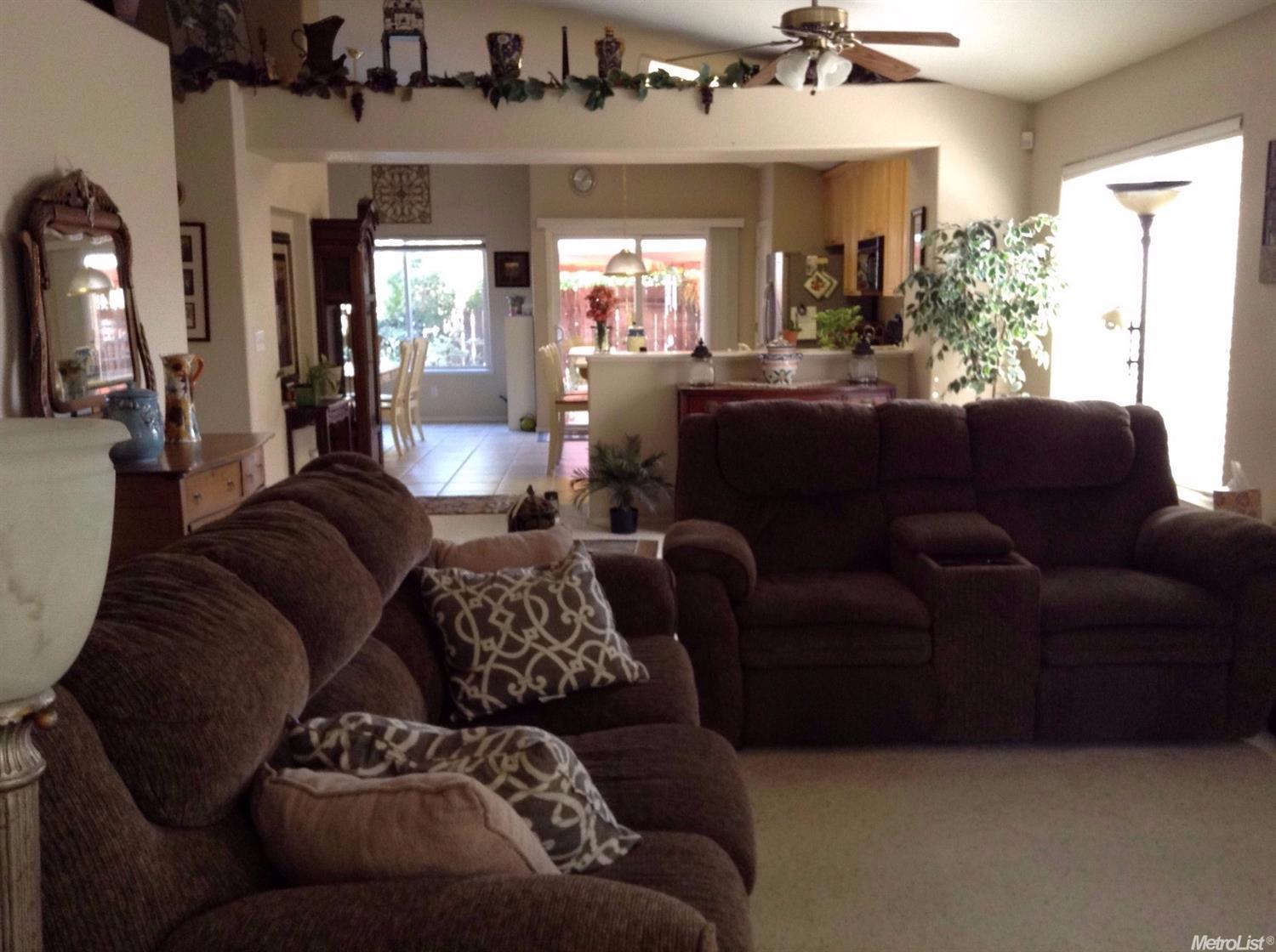 2000 Wimbledon Ct, Modesto, CA 95355 photo 2