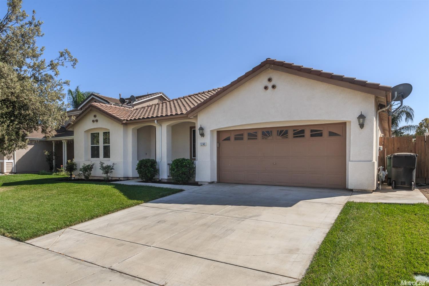 1240 Grebe Ln, Patterson, CA 95363 photo 1