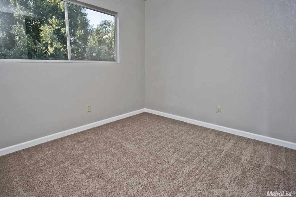 1350 Mcdermott Ct, Tracy, CA 95376 photo 2