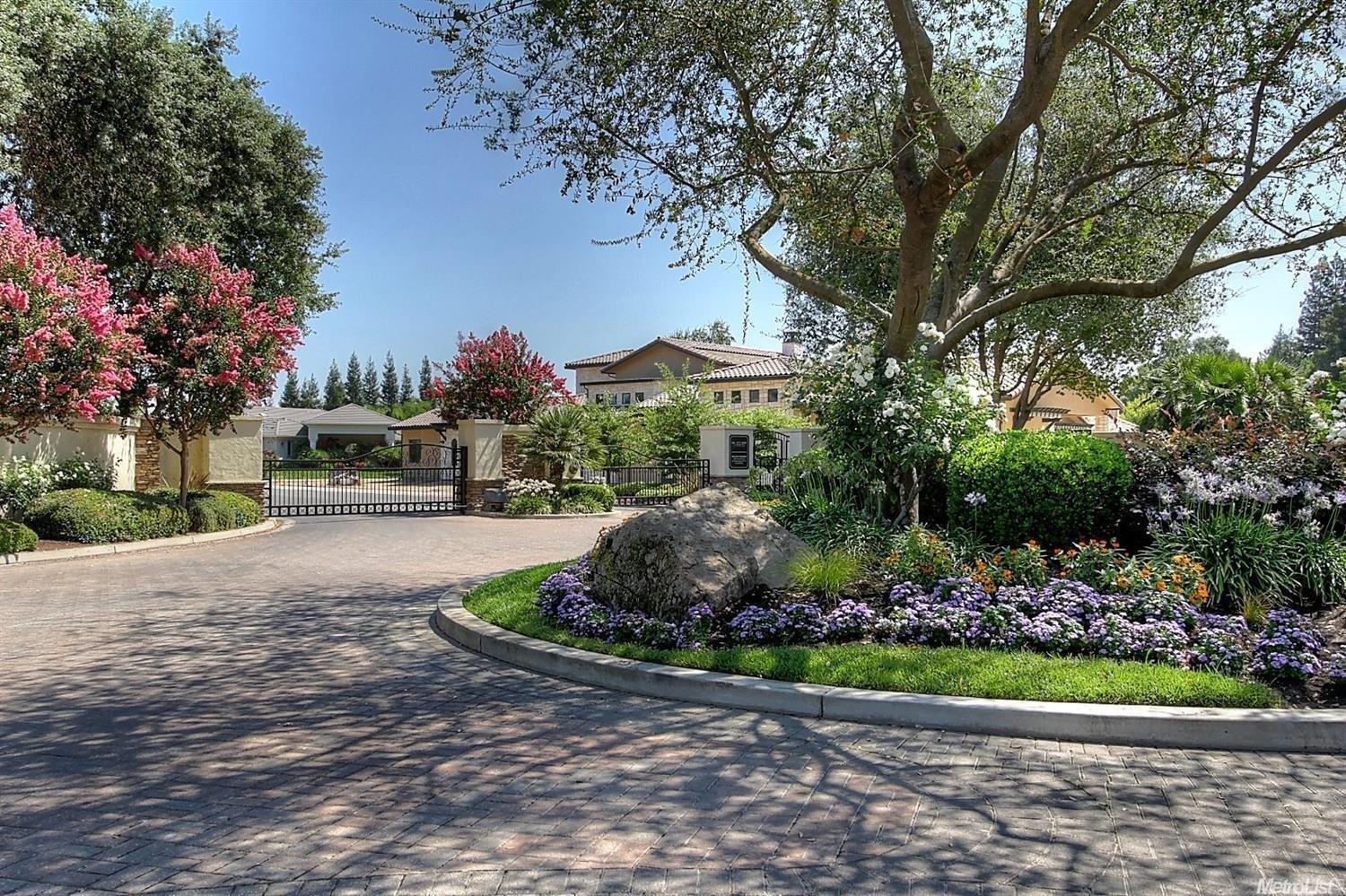 7411 River Nine Dr, Modesto, CA 95356 photo 2