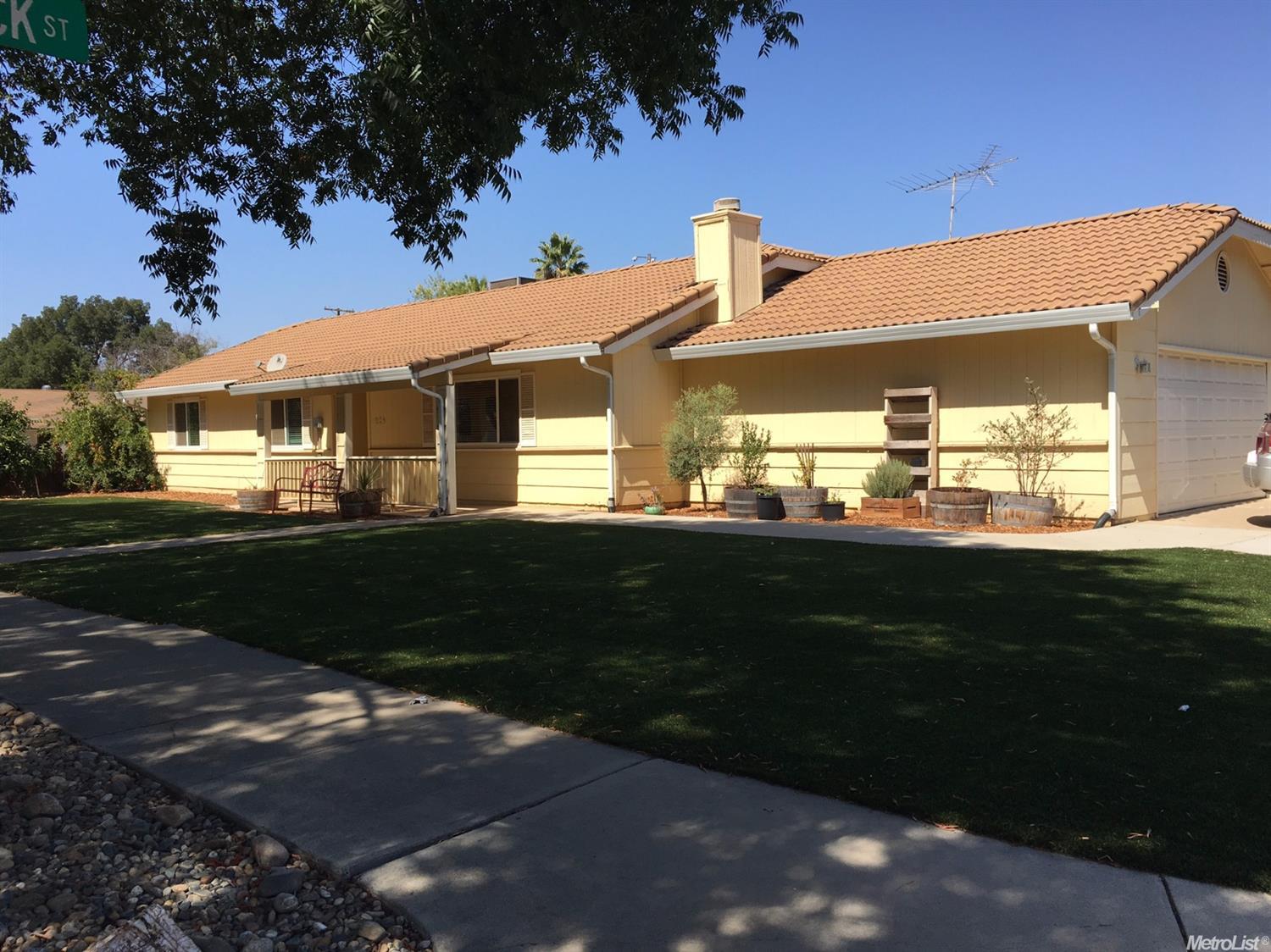 225 S Melody Ln, Merced, CA 95340 photo 1