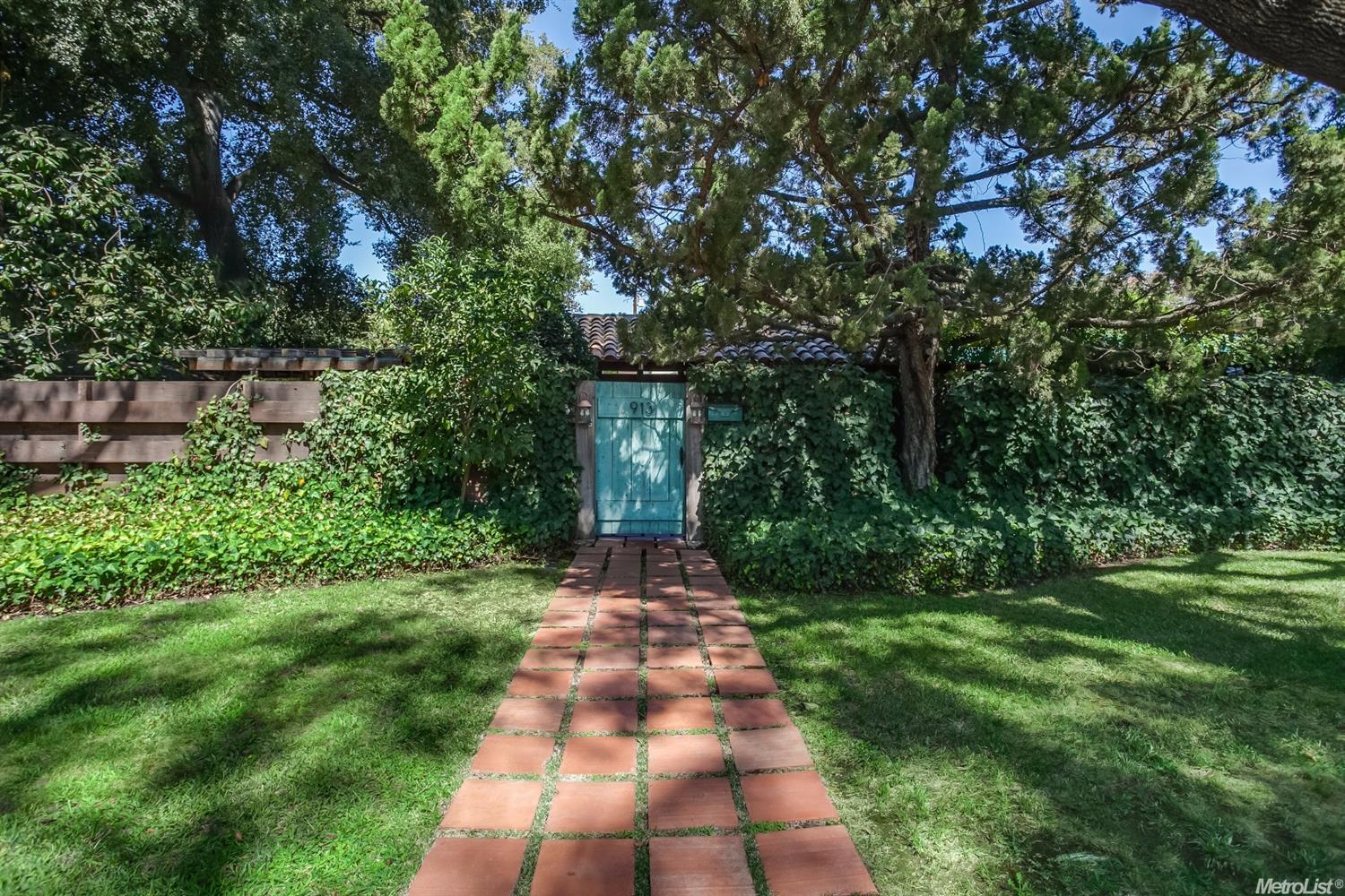 913 Yale Ave, Modesto, CA 95350 photo 1
