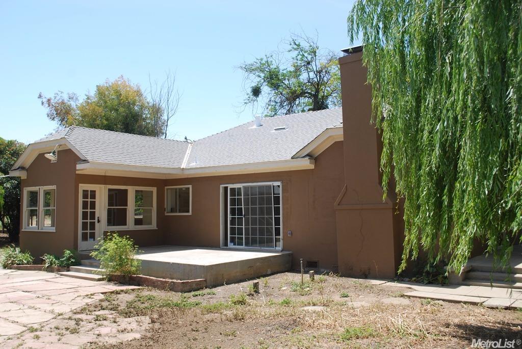 418 Bartch, Patterson, CA 95363 photo 2