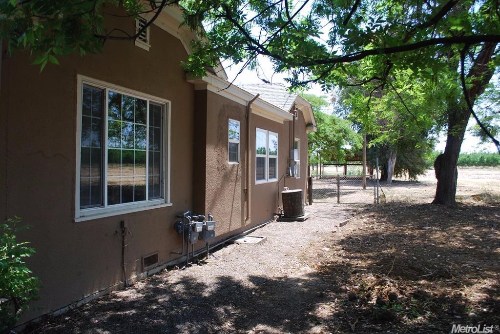 418 Bartch, Patterson, CA 95363 photo 4