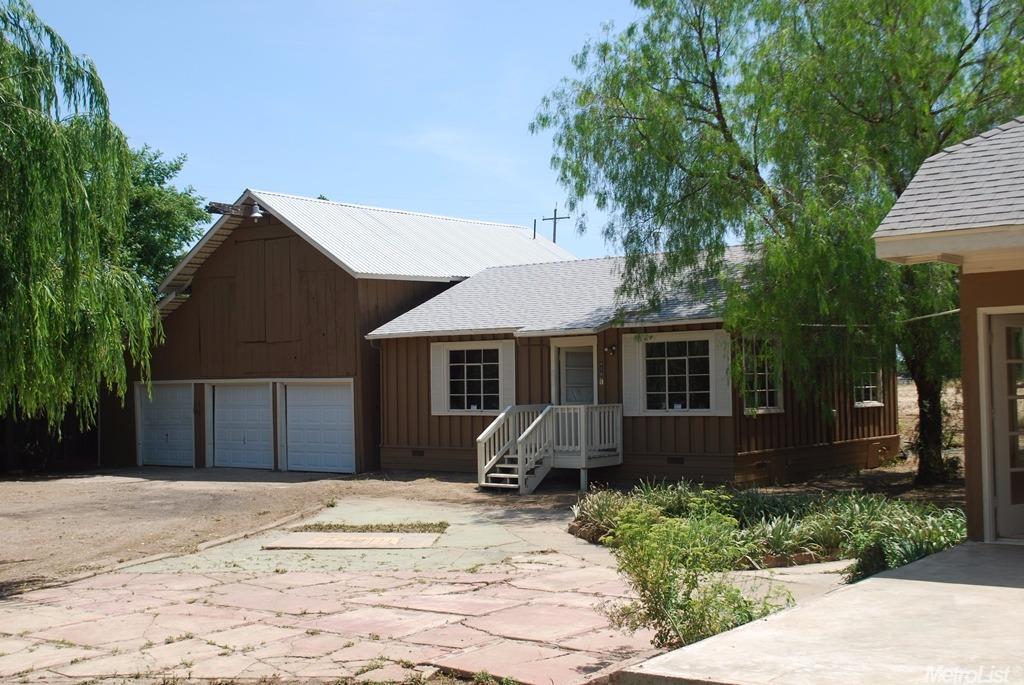 418 Bartch, Patterson, CA 95363 photo 1