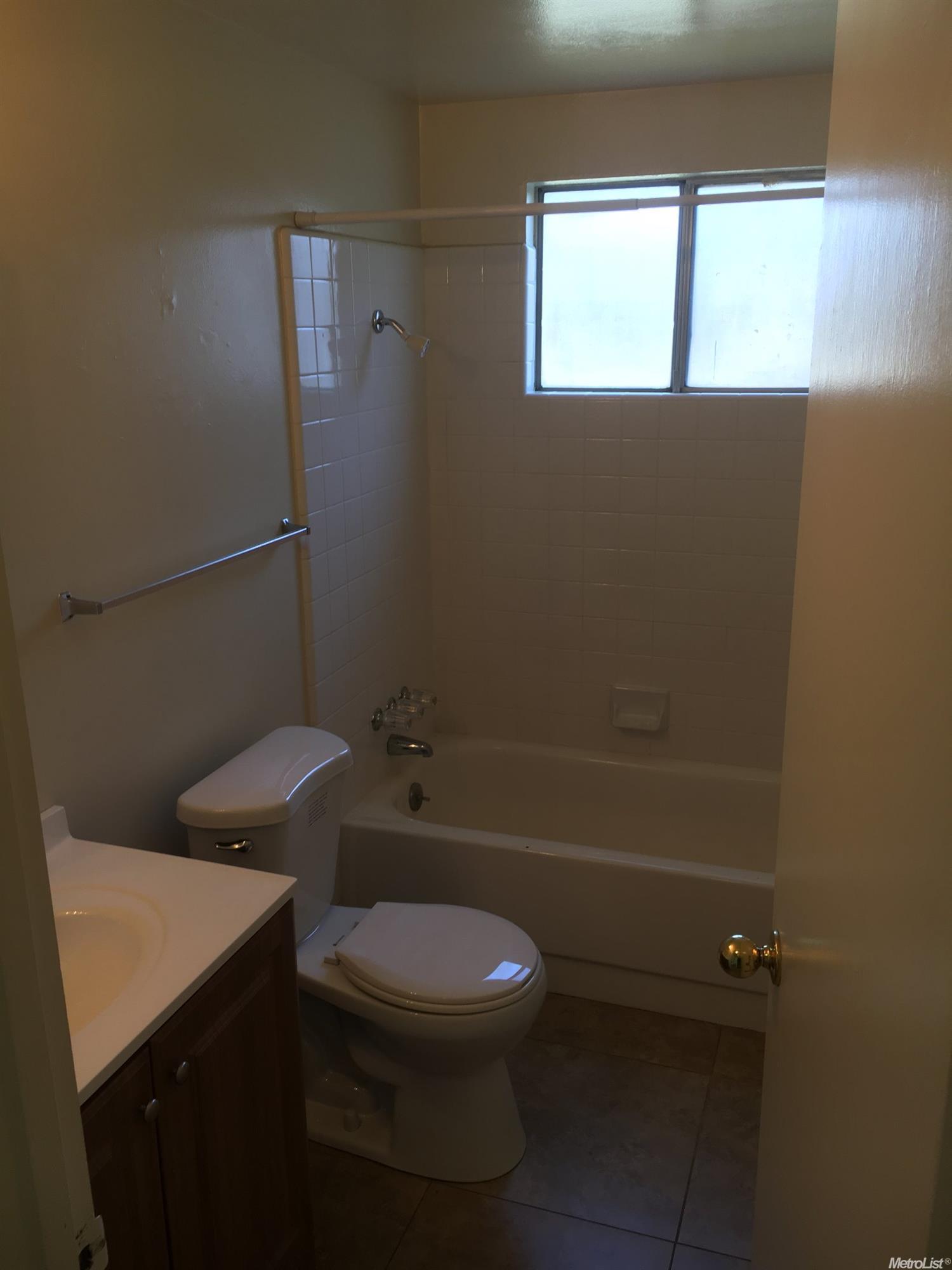1705 Carver Ct, Modesto, CA 95350 photo 7