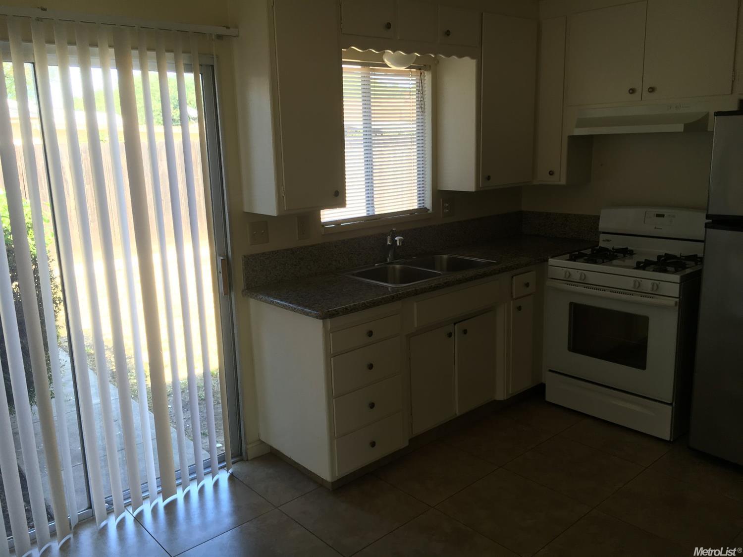 1705 Carver Ct, Modesto, CA 95350 photo 5