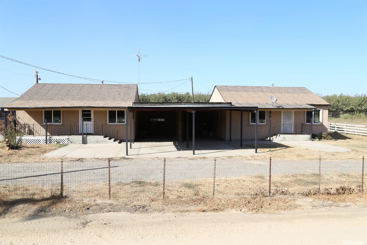 4464 S Carpenter Rd, Modesto, CA 95358 photo 1