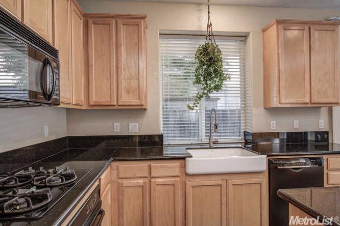 302 Osbourne Ct, Ripon, CA 95366 photo 8