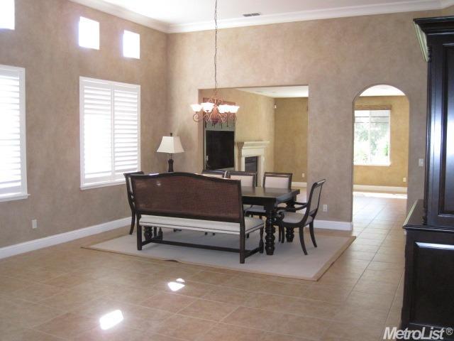 2209 Amber Leaf Ln, Ceres, CA 95307 photo 4