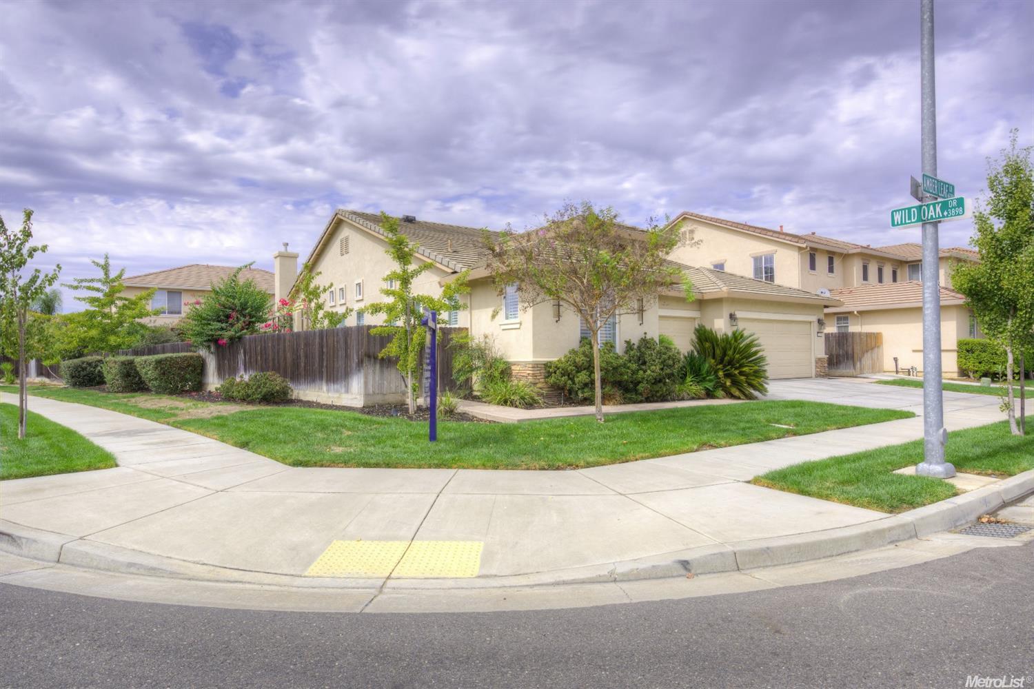 2209 Amber Leaf Ln, Ceres, CA 95307 photo 3