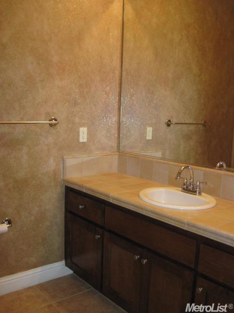 2209 Amber Leaf Ln, Ceres, CA 95307 photo 14