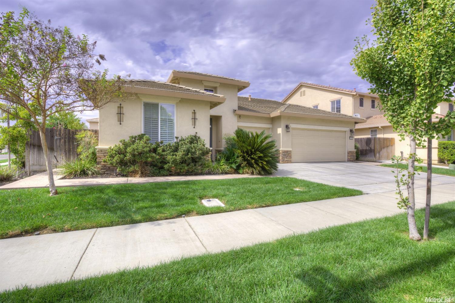 2209 Amber Leaf Ln, Ceres, CA 95307 photo 1