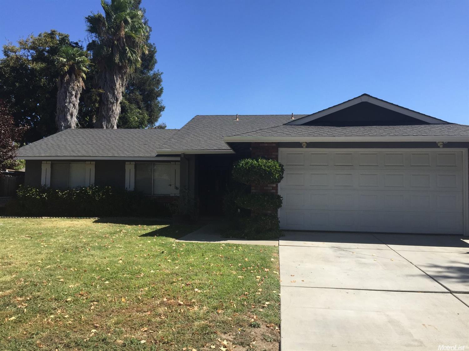 448 Hubert Dr, Modesto, CA 95354 photo 2