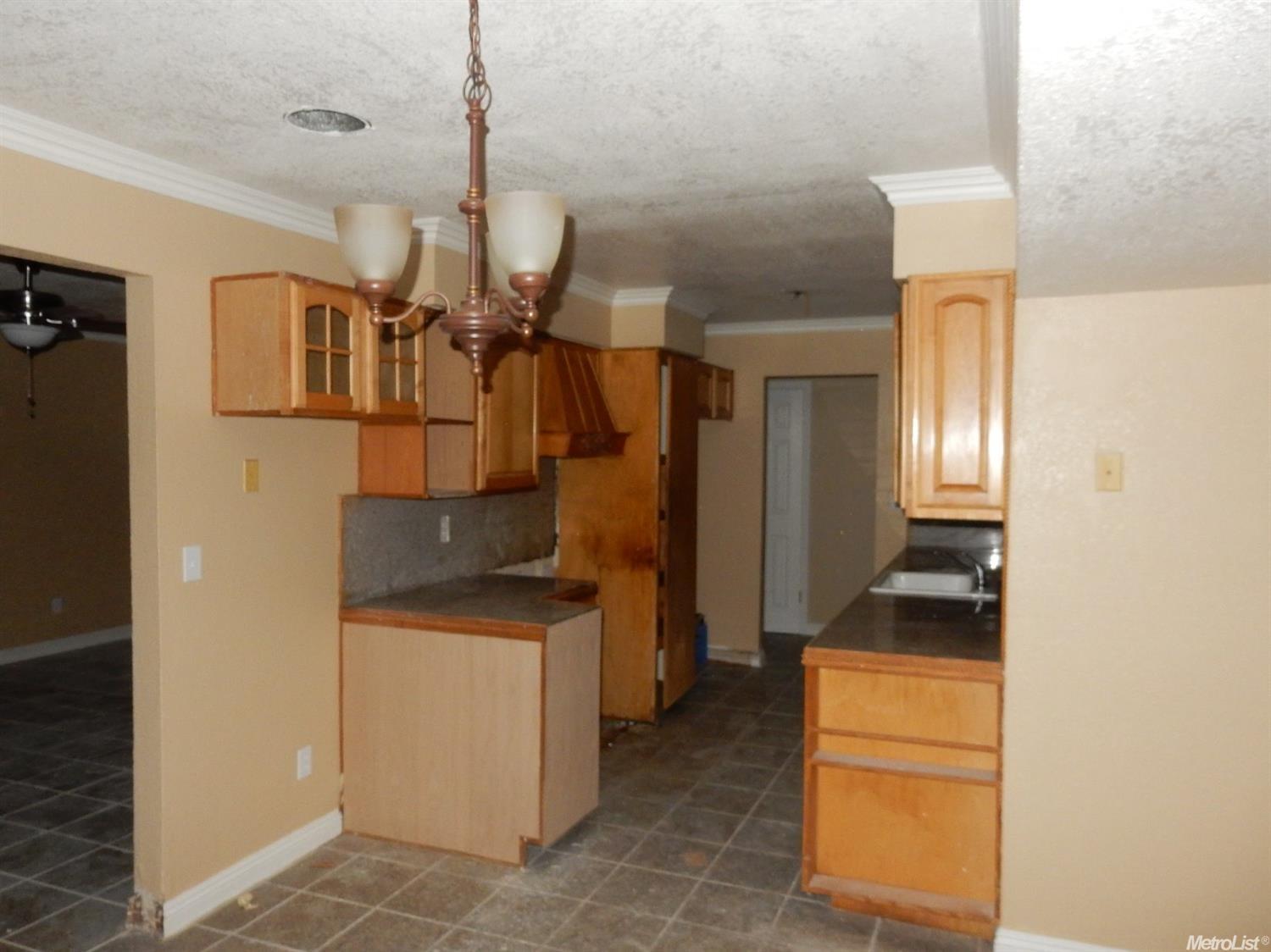 1024 Muriel Ave, Modesto, CA 95351 photo 9