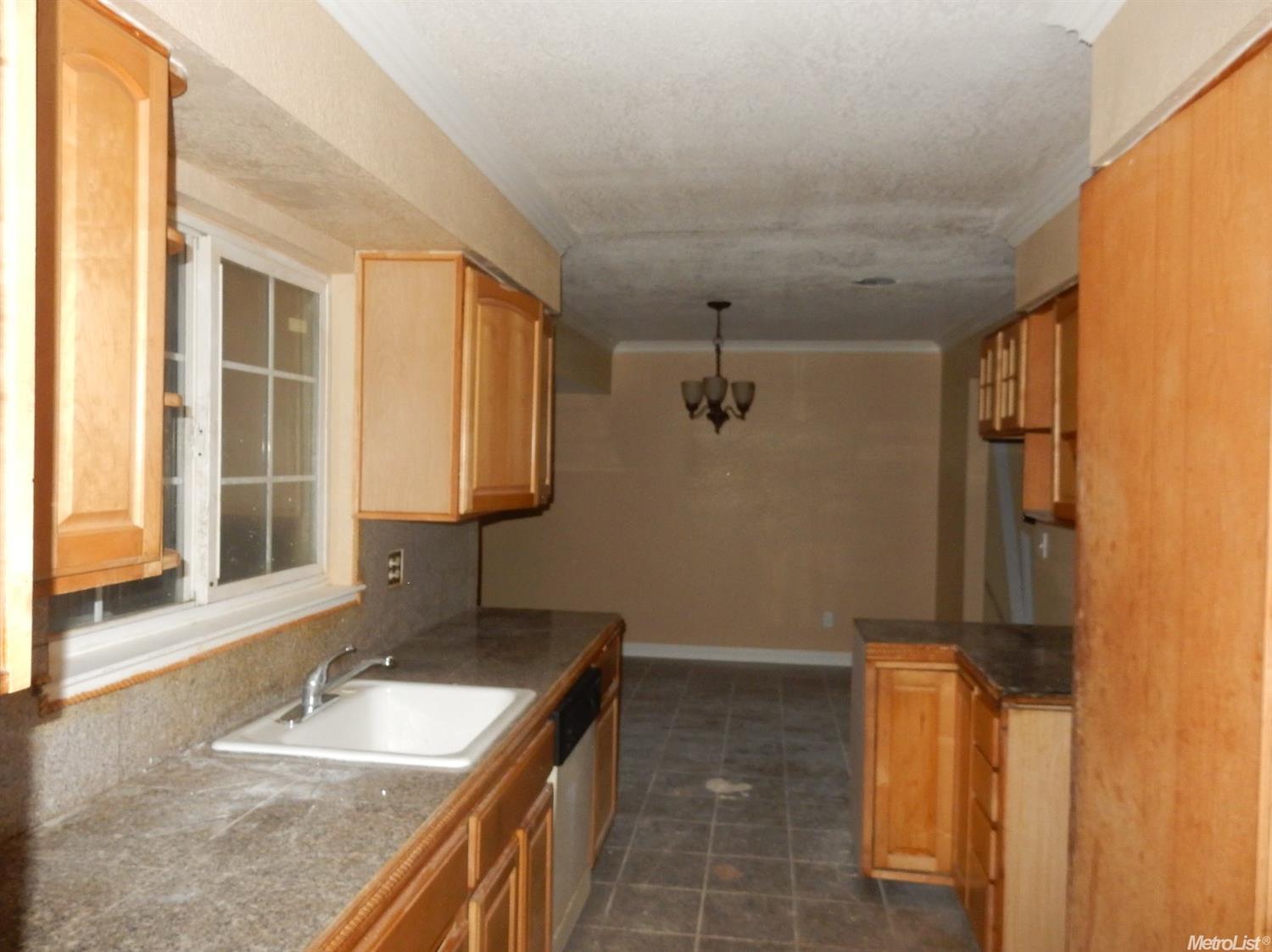 1024 Muriel Ave, Modesto, CA 95351 photo 8