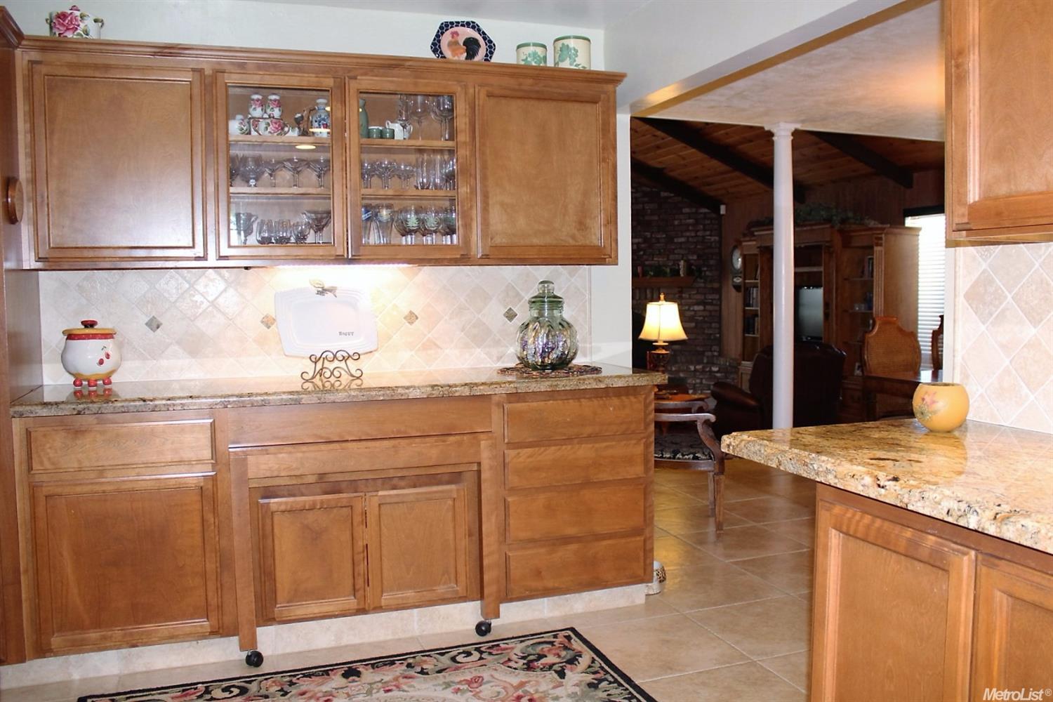 1549 W Vine St, Lodi, CA 95242 photo 5