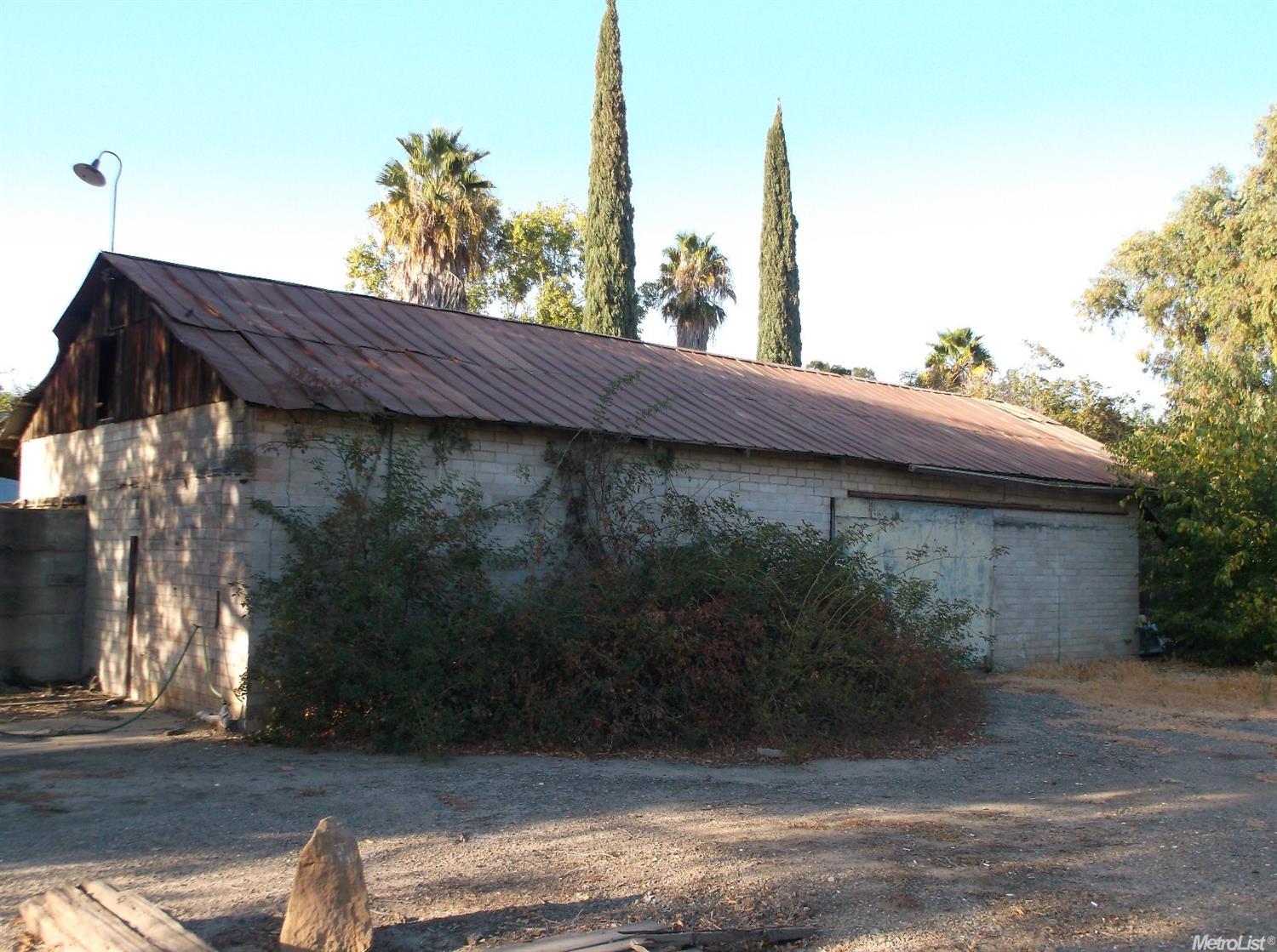 104 Leverton Dr, Patterson, CA 95363 photo 3