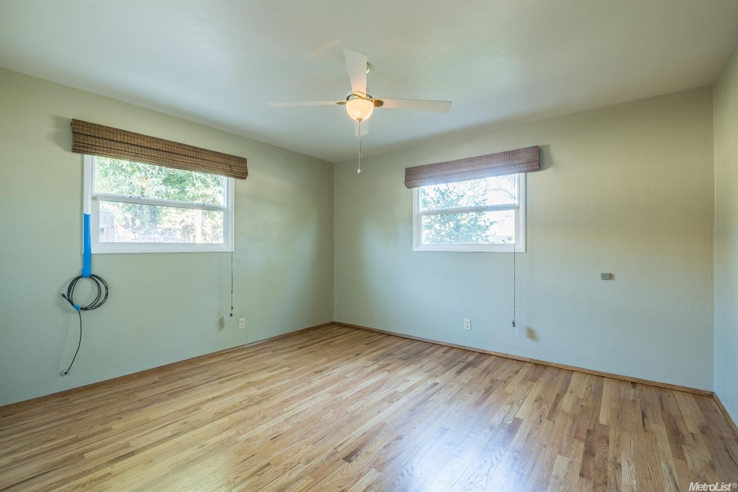 1424 Irons Ct, Modesto, CA 95355 photo 2