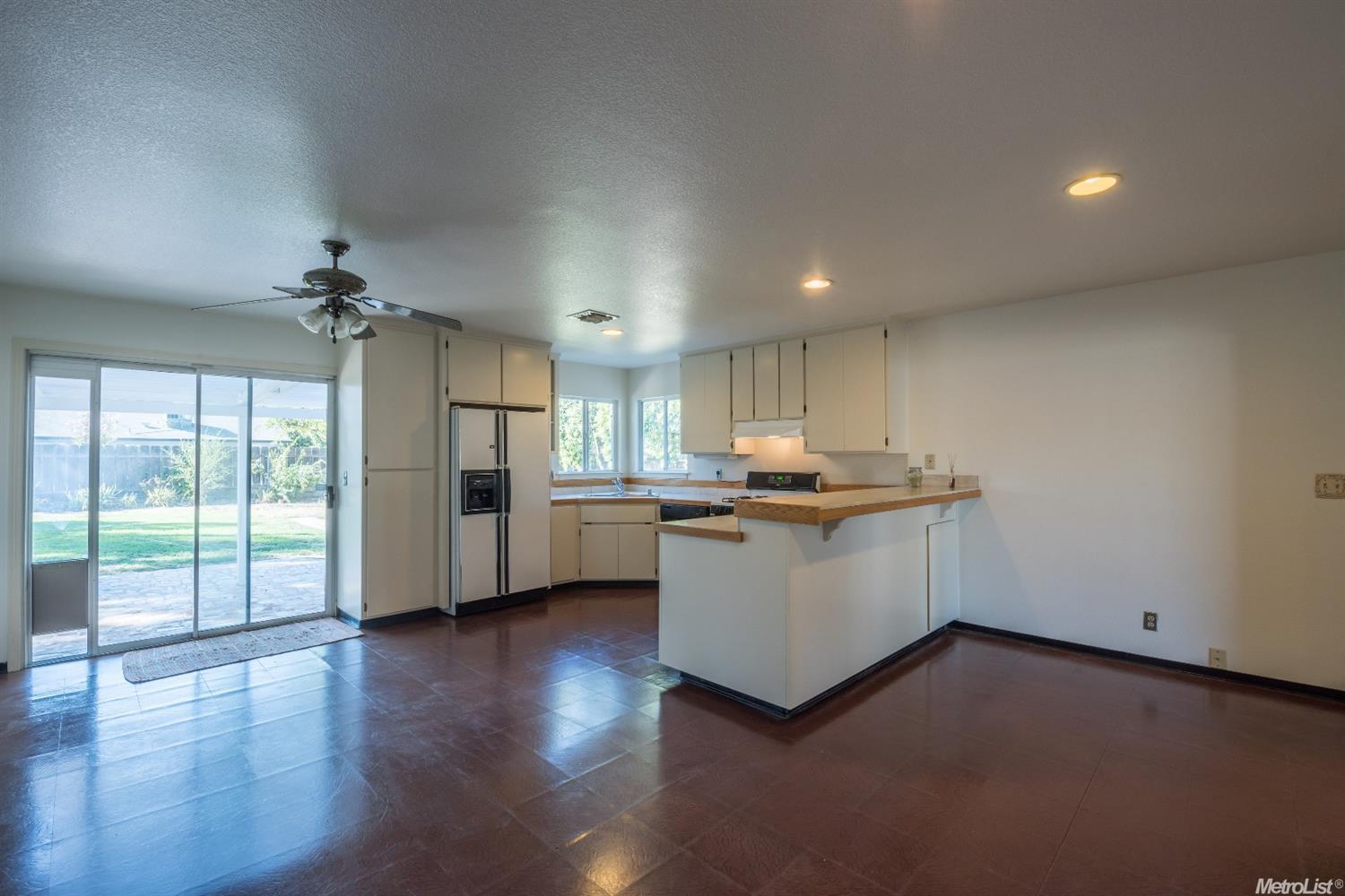 1424 Irons Ct, Modesto, CA 95355 photo 8