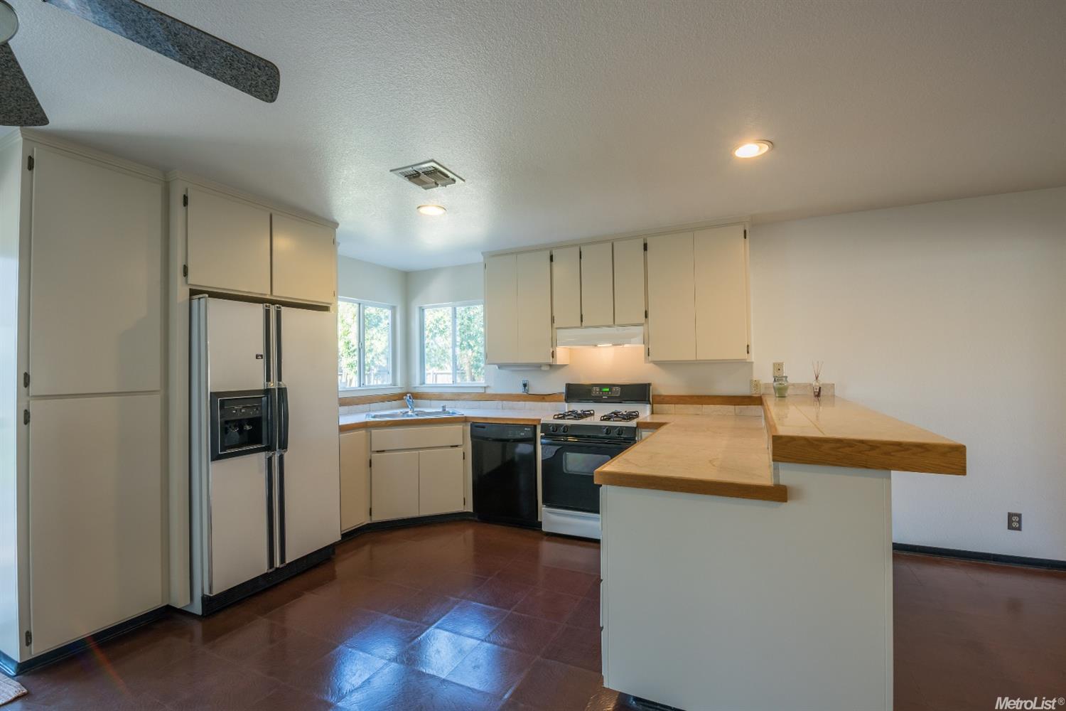 1424 Irons Ct, Modesto, CA 95355 photo 10