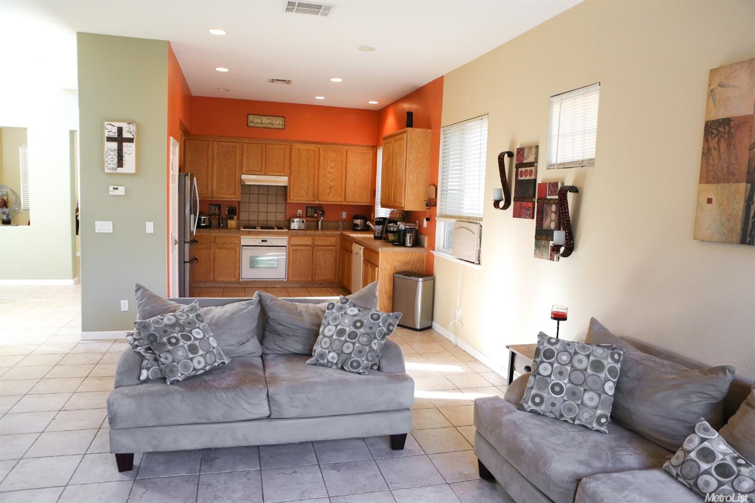 1591 Peony Dr, Tracy, CA 95377 photo 5