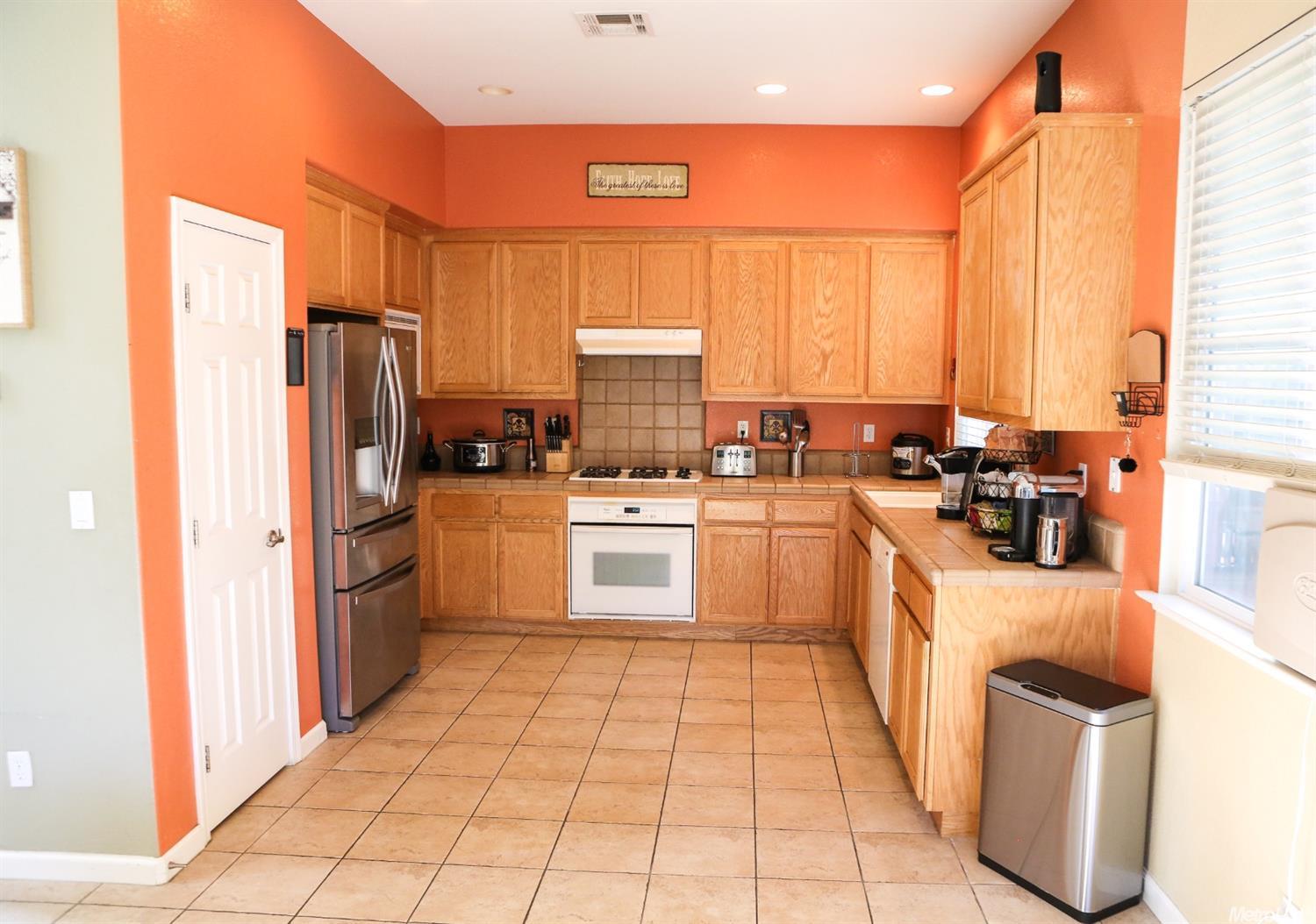 1591 Peony Dr, Tracy, CA 95377 photo 4