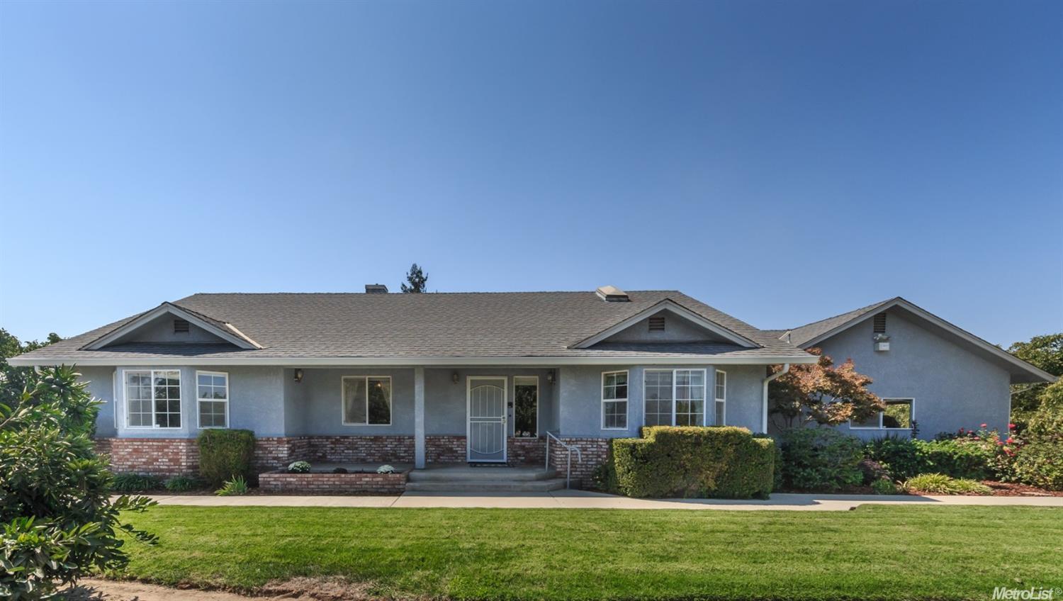 1561 N Dakota Ave, Modesto, CA 95358 photo 1