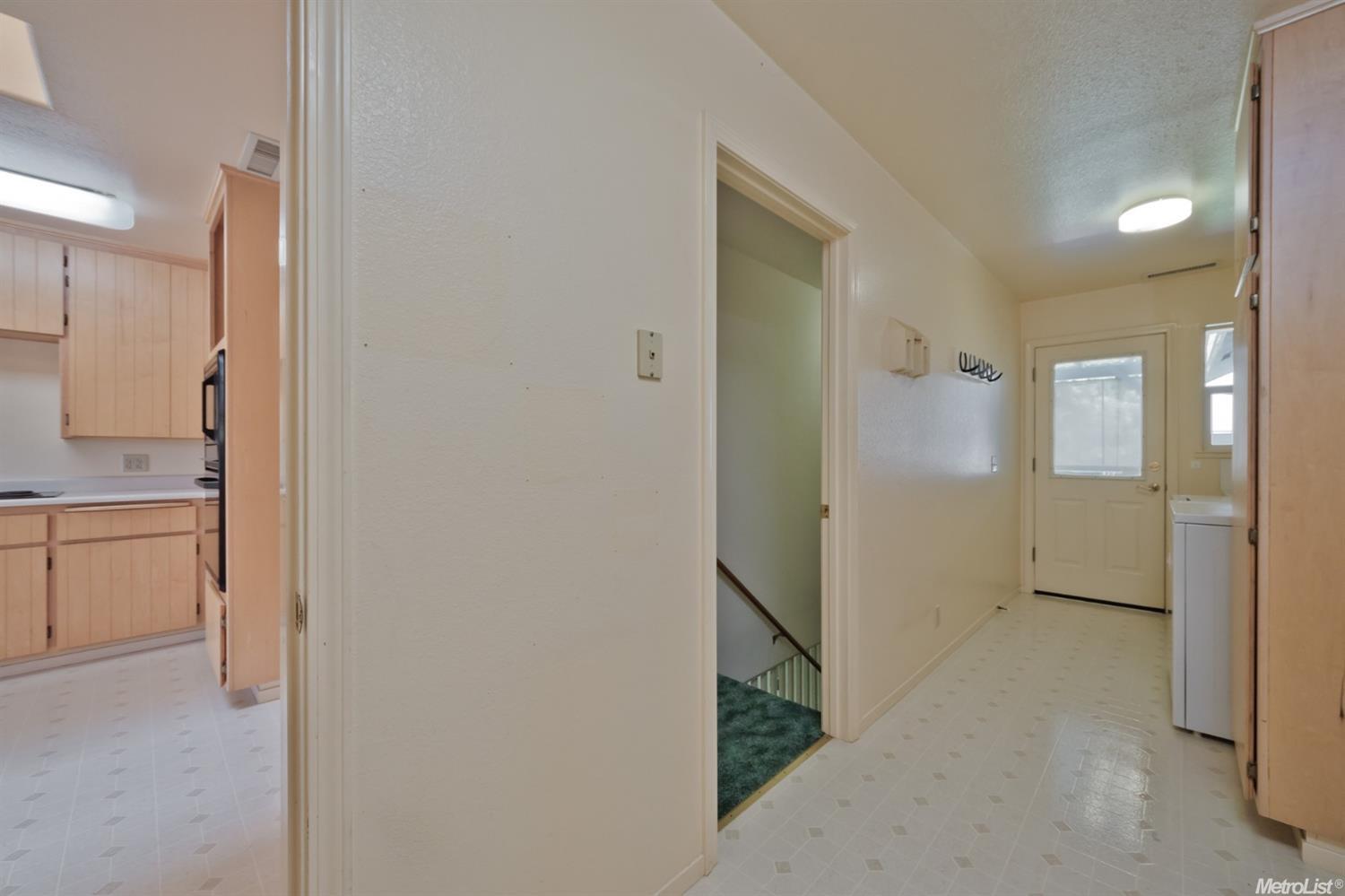1561 N Dakota Ave, Modesto, CA 95358 photo 11