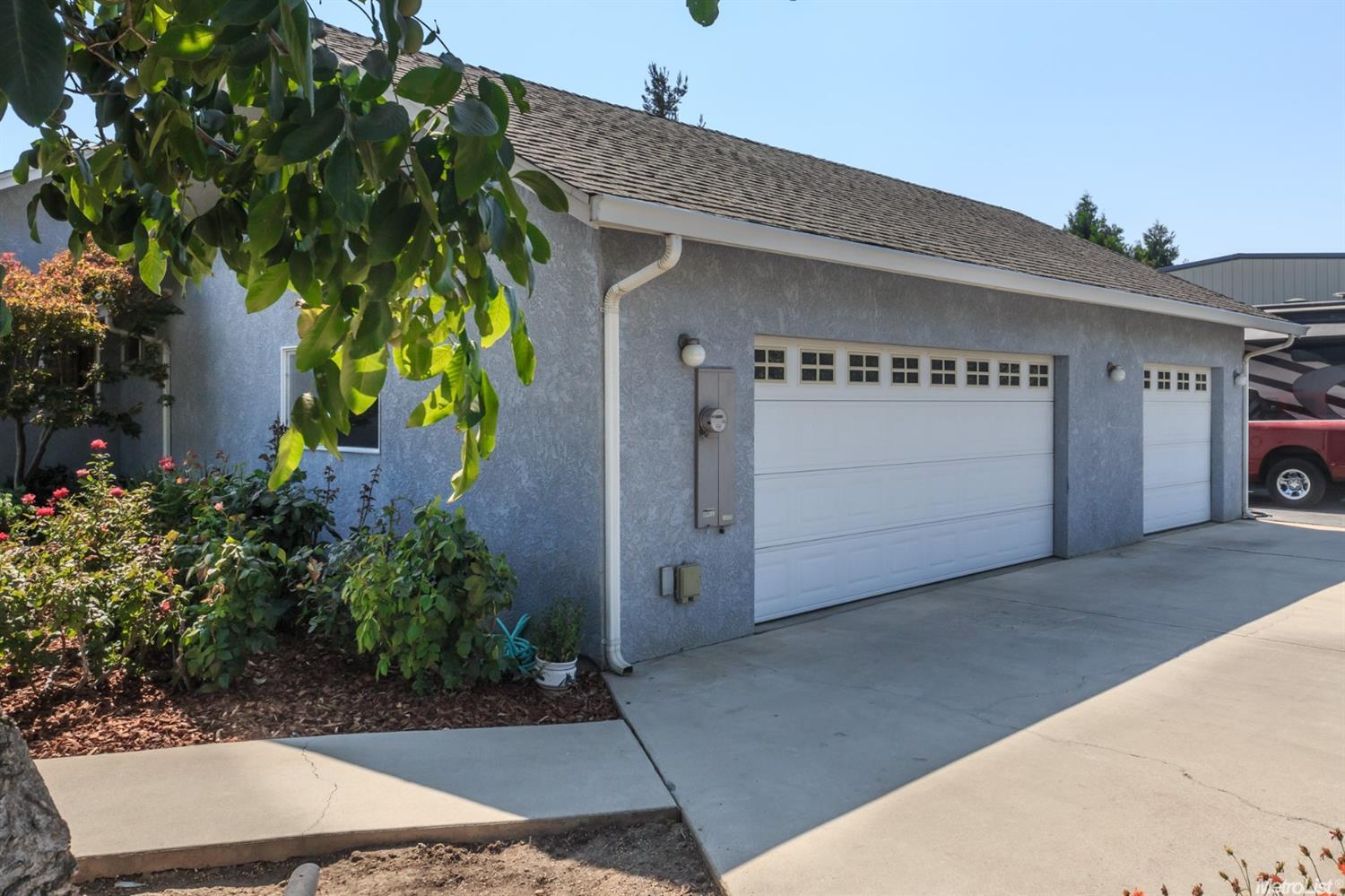 1561 N Dakota Ave, Modesto, CA 95358 photo 3