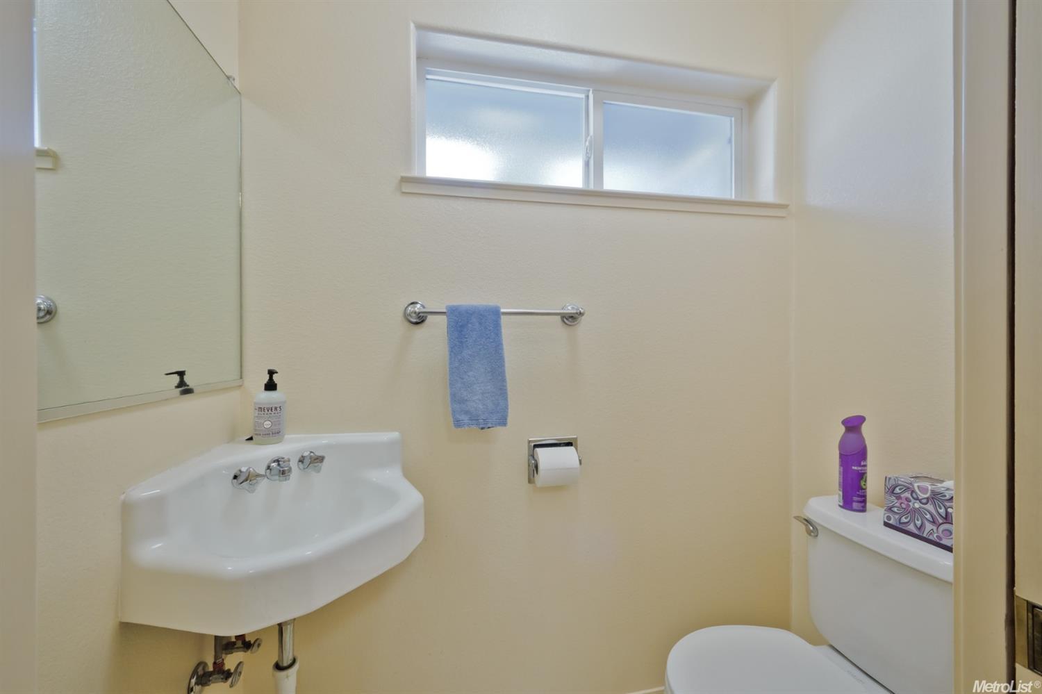1561 N Dakota Ave, Modesto, CA 95358 photo 13