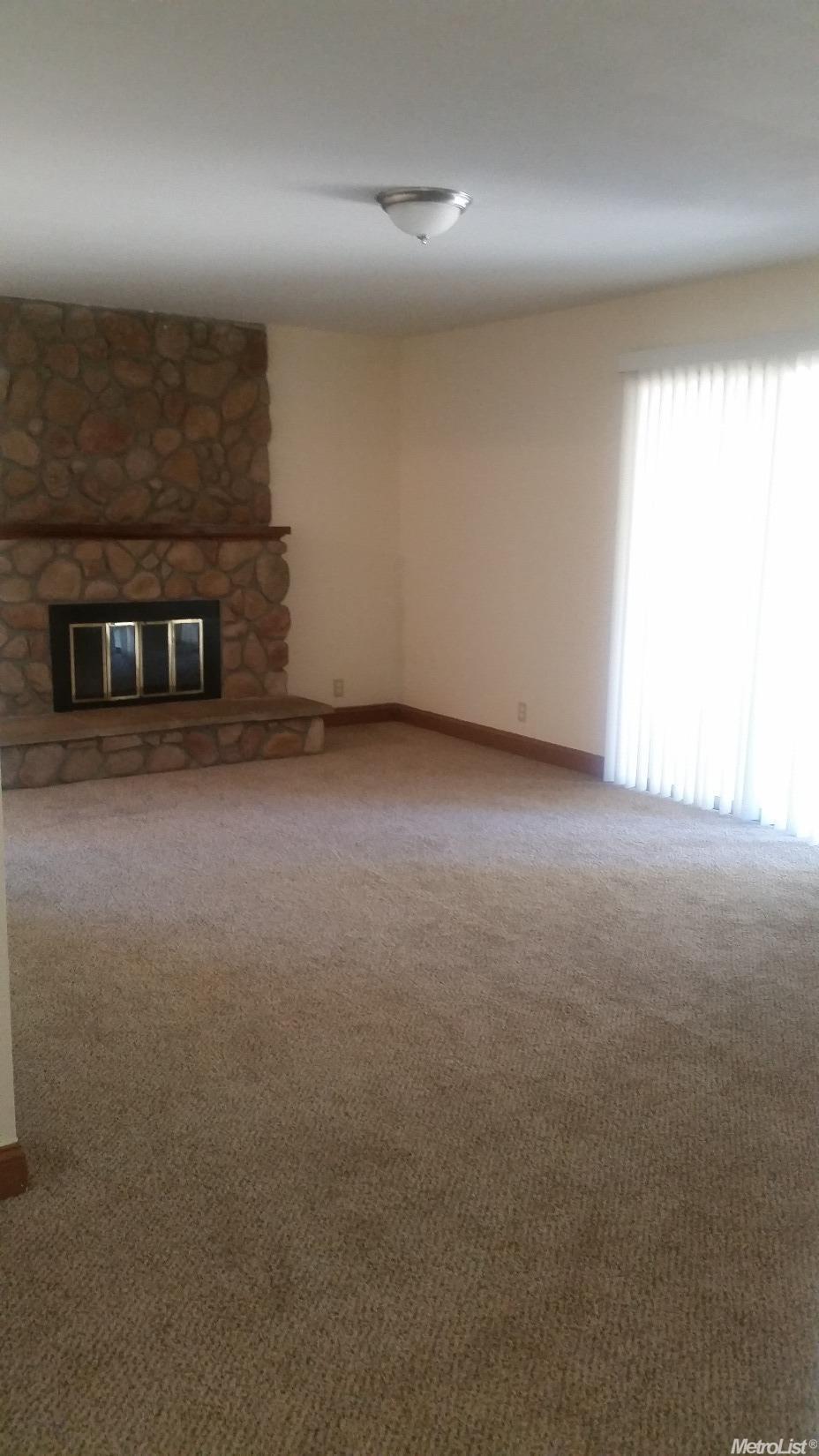 2049 Peach Dr, Modesto, CA 95350 photo 3