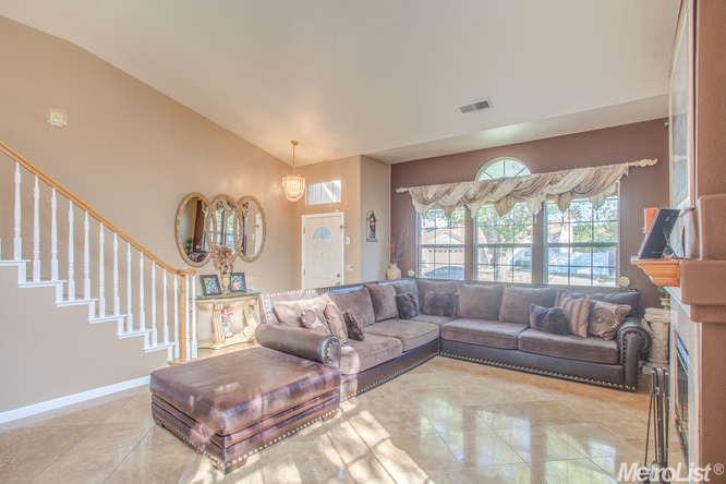 896 Lourence Dr, Tracy, CA 95376 photo 4