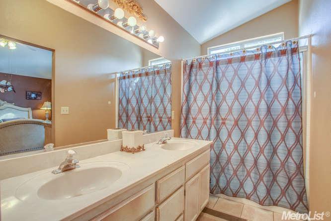 896 Lourence Dr, Tracy, CA 95376 photo 13