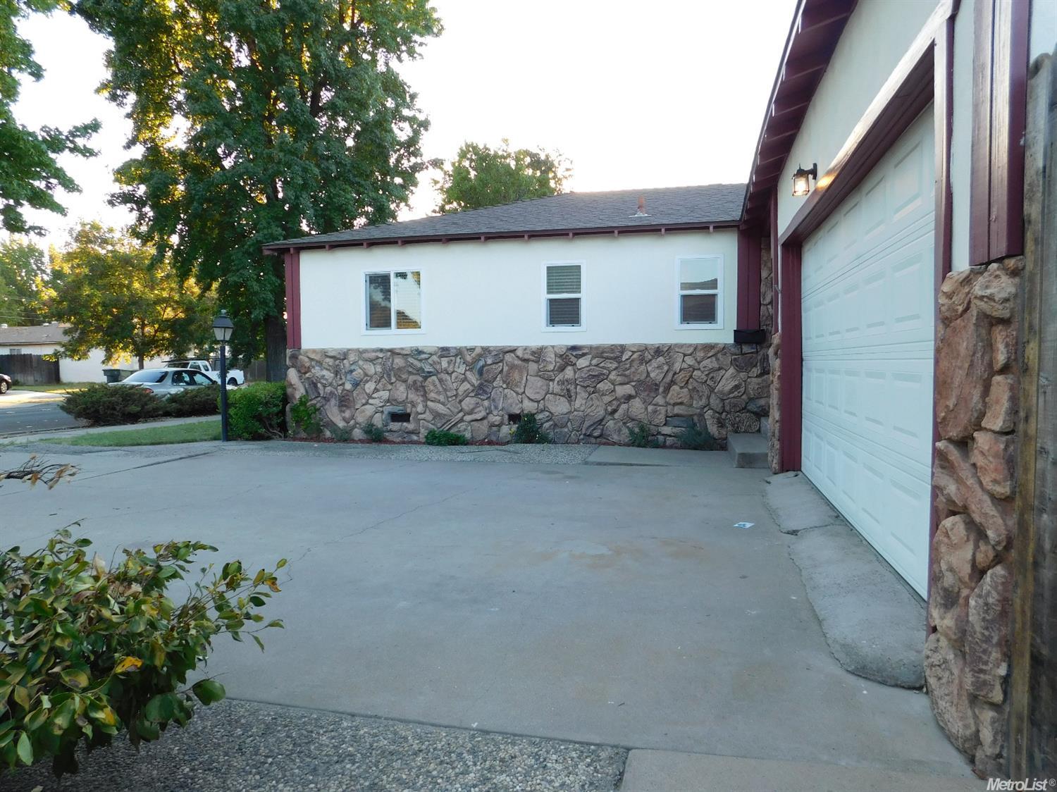 1409 Mount Vernon Dr, Modesto, CA 95350 photo 3
