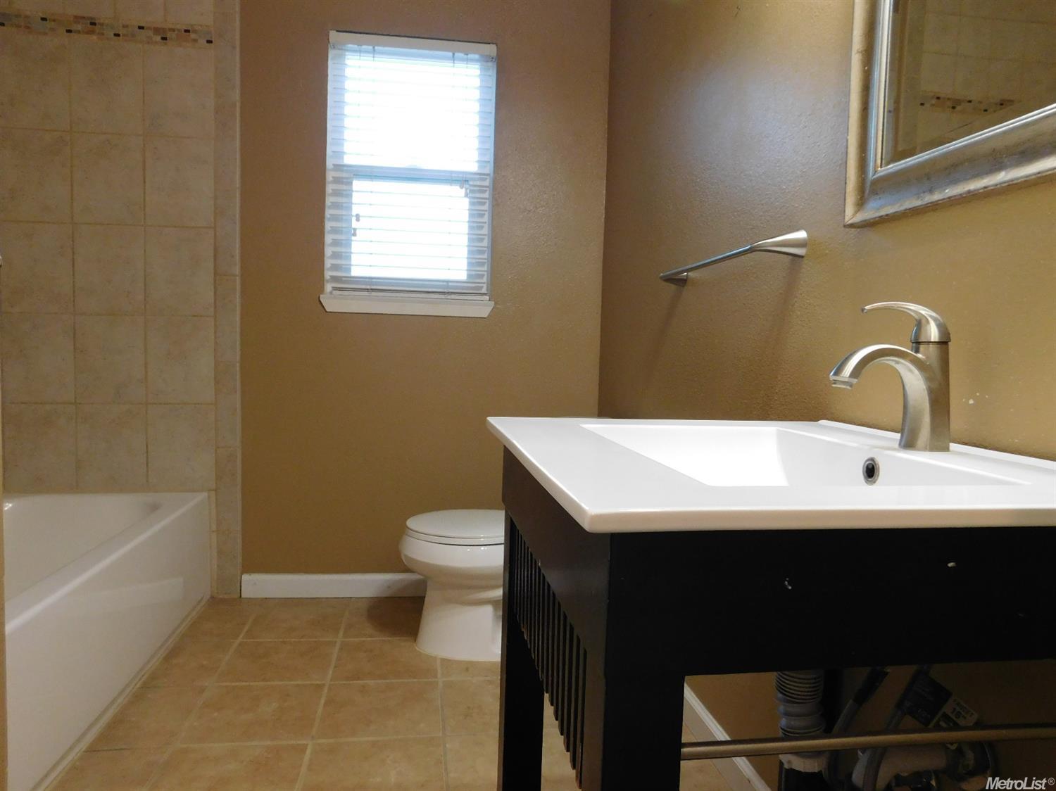 1409 Mount Vernon Dr, Modesto, CA 95350 photo 13