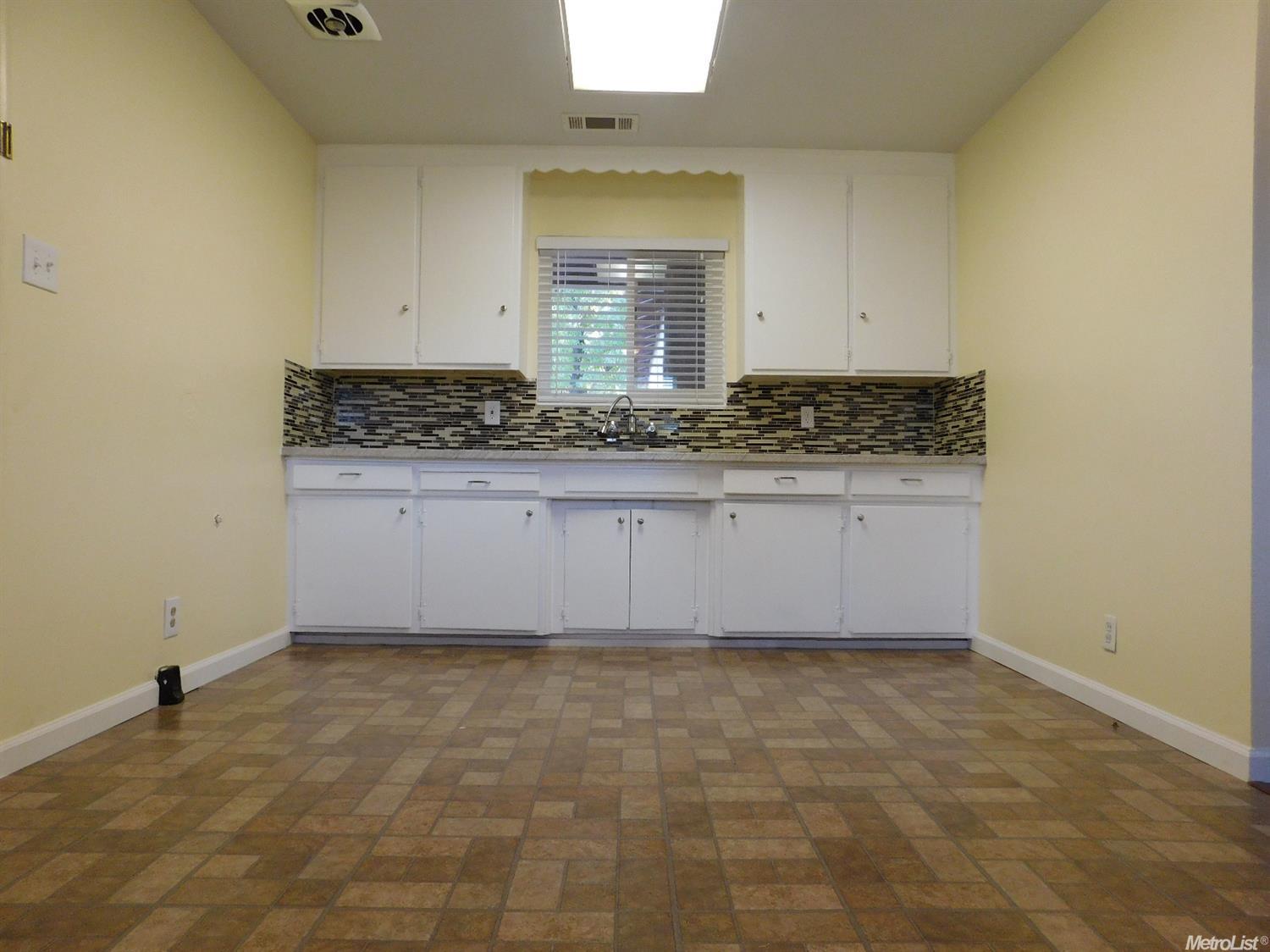1409 Mount Vernon Dr, Modesto, CA 95350 photo 11