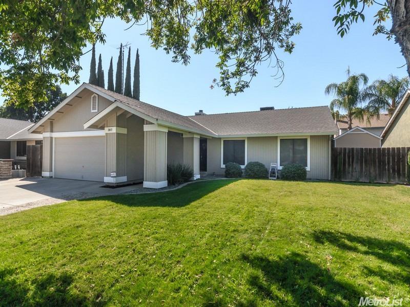 2017 Lincoln Oak Dr, Modesto, CA 95355 photo 1