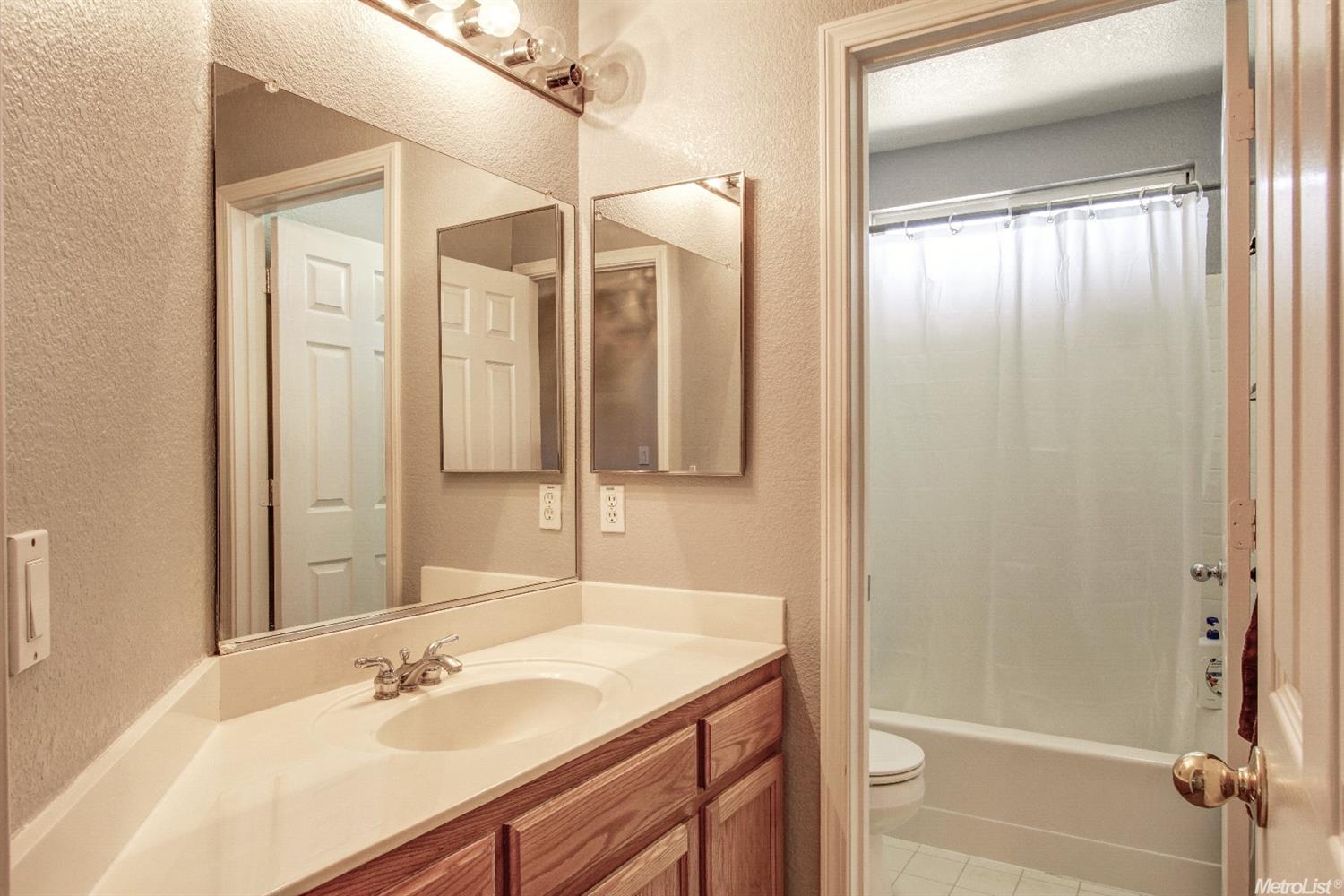 534 Micheletos, Manteca, CA 95336 photo 23