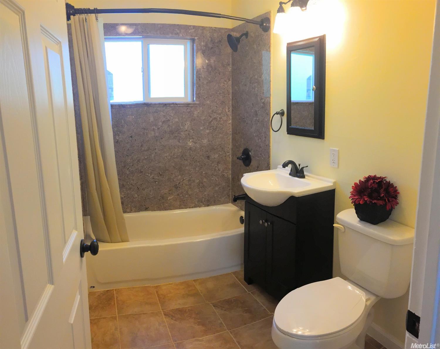 203 E Harper St, Stockton, CA 95204 photo 4