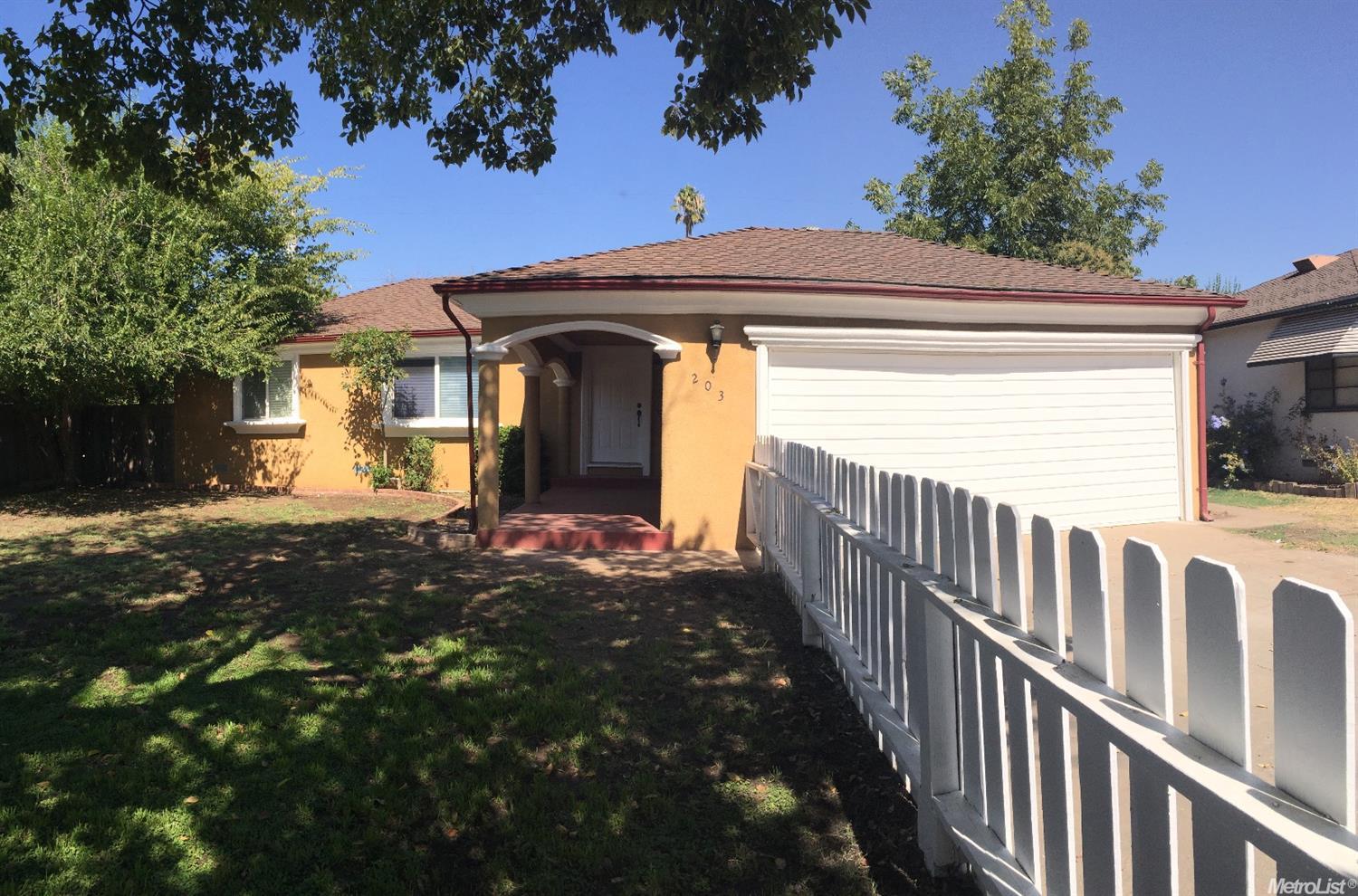 203 E Harper St, Stockton, CA 95204 photo 1