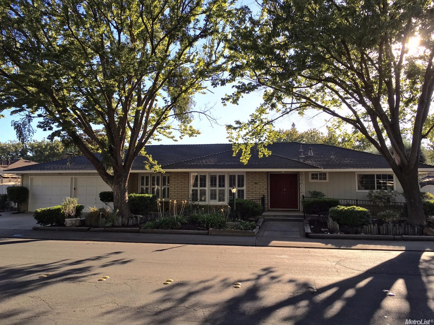 3117 Londonderry Rd, Modesto, CA 95350 photo 1