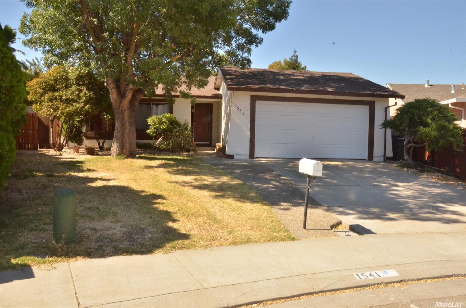 1541 Mcdermott Dr, Tracy, CA 95376 photo 1
