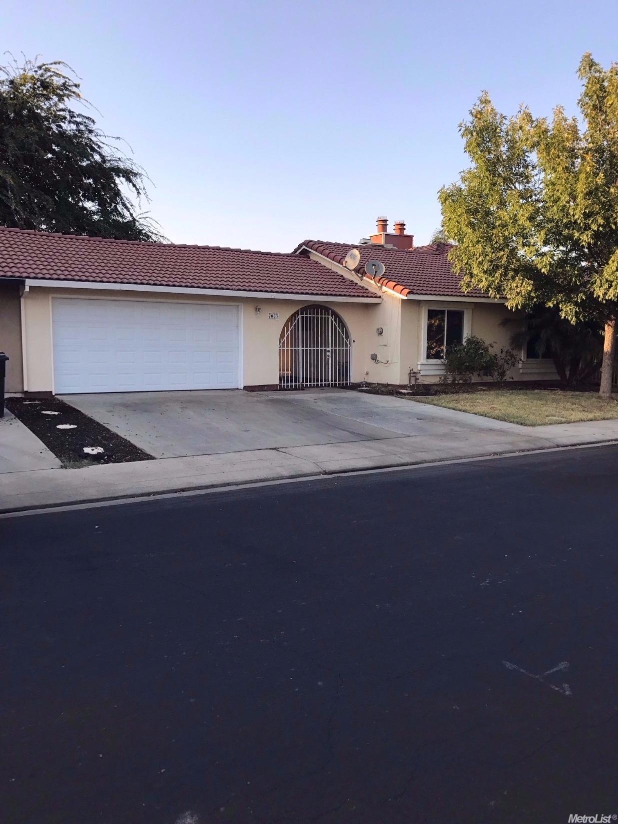 2053 Marlow St, Modesto, CA 95351 photo 2